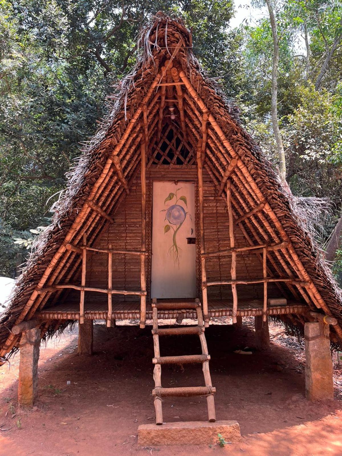 Nebula Nest Cafe & Hostel Auroville Exterior photo
